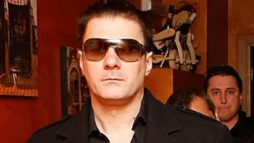 Care-i tatal, care fiul? Marian Ionescu si Carmin s-au plimbat cu bicicleta in magazin si s-au jucat cu mingea