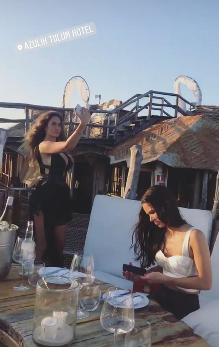 Sexy-jurista lui Syda în luxoasa locație din Mexic