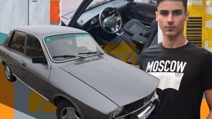 Tânărul care a transformat o Dacie din 1975  în limuzină își vinde “opera”. Acum se deschide cu comandă vocală, are interior cu display și costă...