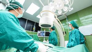 Povestea unui român care a suferit de cancer și are frică de medici. A primit un răspuns devastator la un control făcut după 30 de ani
