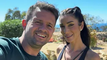Magicianul Robert Tudor și soția sa, alături de un fotbalist de la Cupa Mondială! În compania cui s-au fotografiat cei doi
