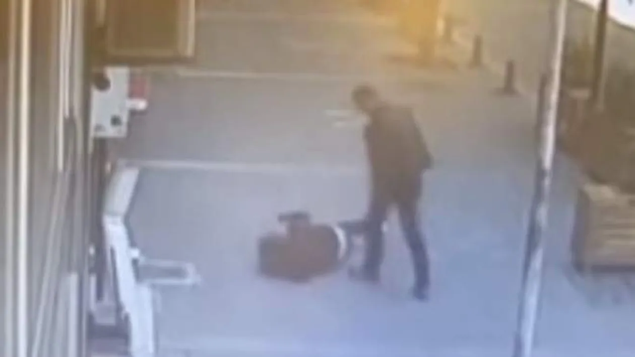 Mamă și fiică, bătute cu bestialitate, în miezul zilei! Martorii au fost șocați