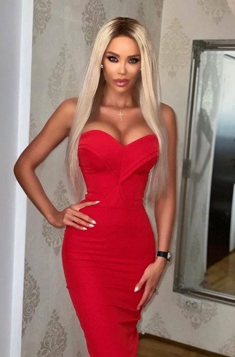 Bianca Drăgușanu, pe un site de escorte din Olanda. Câți euro cere pe oră