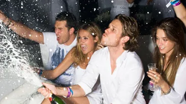 Valet si sticle de sampanie de 2.500 de lei pentru clientii VIP la White Sensation