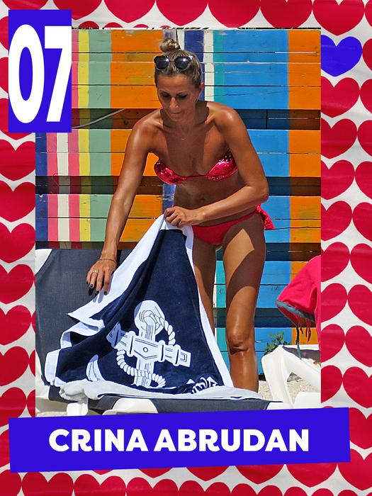 TOP sexy-vedete puse pe treabă. Antonia, Gina Pistol sau Diana Munteanu, în ipostaze nemaivăzute. Au dat la manivelă chiar în stradă!