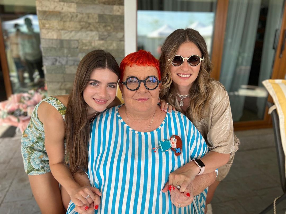 „Mama telenovelelor româneşti” a renunţat la fiica adoptivă! Cristina Ciobănaşu, OUT din producţiile de la Antena 1: “Cărțile au fost făcute fără mine”