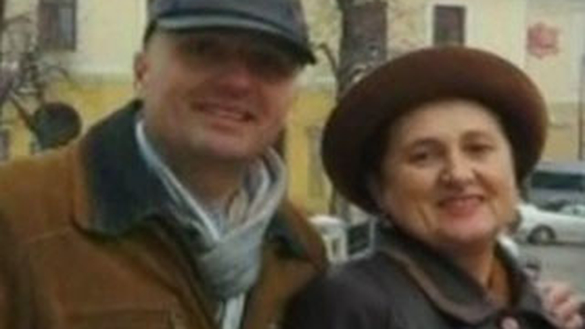 VIDEO Mama lui Costi Ionita, despre acuzele care i se aduc artistului! "Cum sa dea in mine? Ma respecta! Sunt ca o icoana pentru el!"