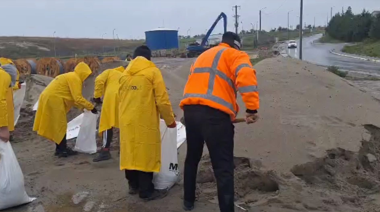 Imaginile devastatoare ale ciclonului Barbara! A făcut prăpăd în România: șosele transformate în lacuri, zeci de copaci căzuți