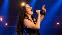 Cine este Teodora Sava, românca de 24 de ani care a întors toate cele patru scaune la The Voice UK
