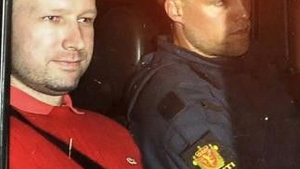 Monstrul din Norvegia a lasat in viata trei copii de 10 si 11 ani, pe Insula Terorii