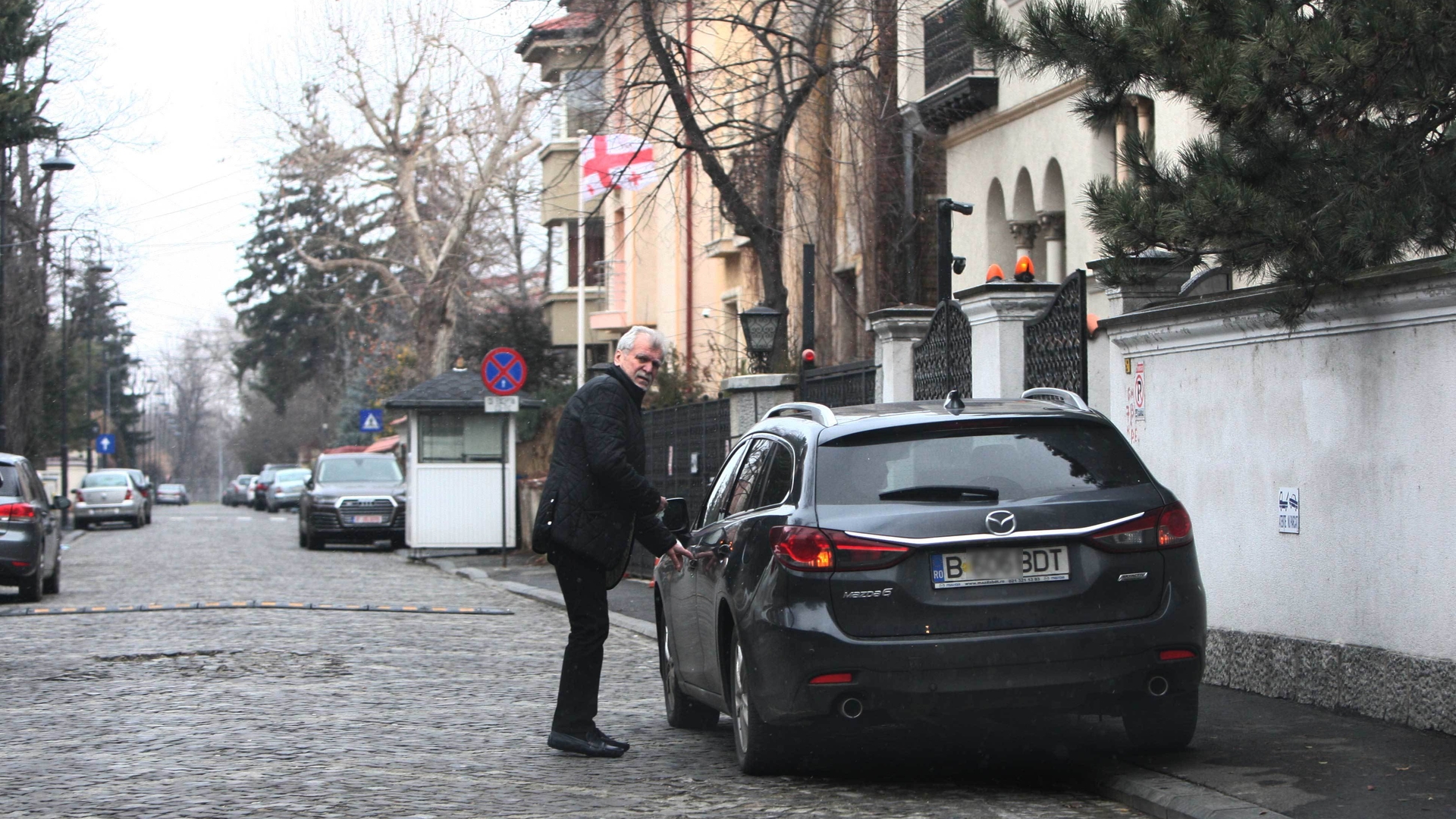 EXCLUSIV. Omul din umbra milionarilor Copos & Ioan Niculae şi-a vândut palatul din Primăverii cu 4 milioane €!