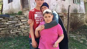 Răsturnare de situaţie în cazul Violetei, la puţin timp după ce echipa emisiunii "Visuri la cheie" i-a refăcut casa! Ce s-a întâmplat cu băieţelul mic, bolnav de autism