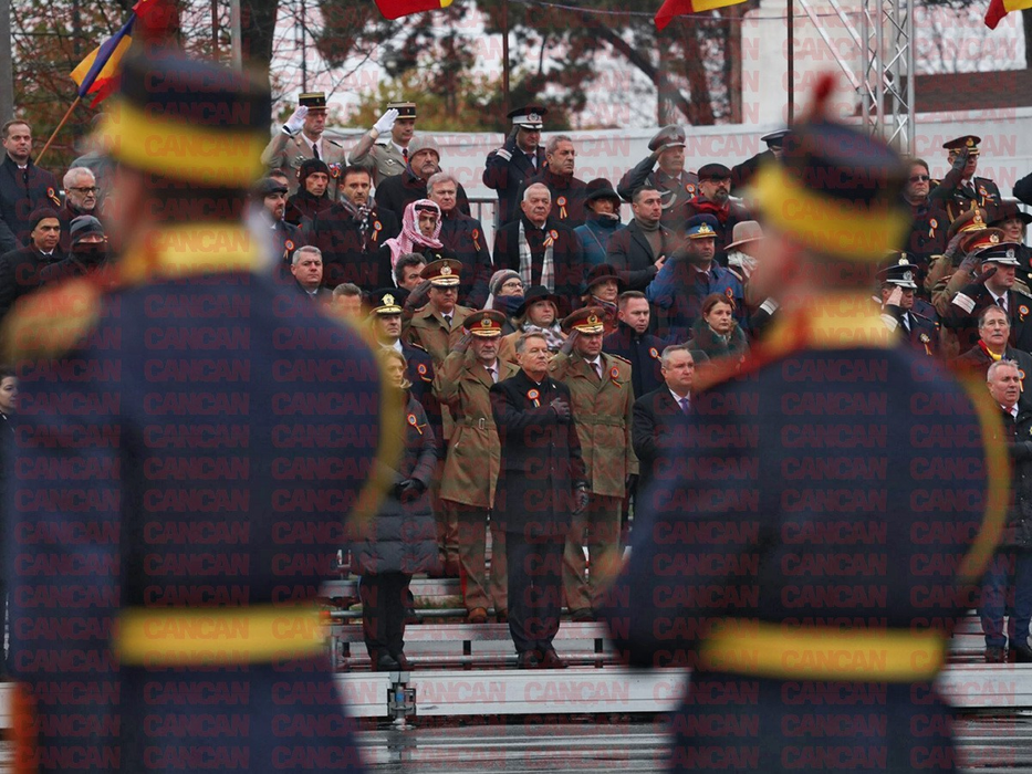 Klaus Iohannis, prezent în Piața Arcul de Triumf. Foto: Cancan