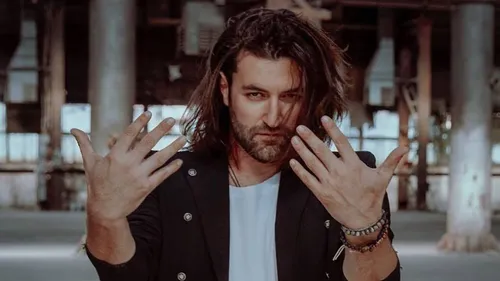 Adio, Gina Pistol! Smiley, apropiere suspectă de o celebră cântăreață din România