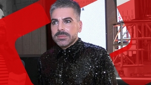 Maurice Munteanu predă rețeta Revelionului perfect: “Am fost la mii de petreceri eșuate!”