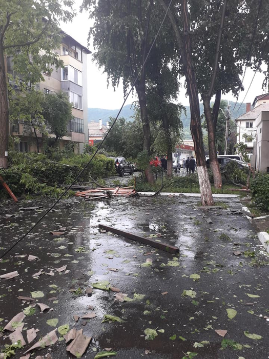 Potop în România! Imagini apocaliptice în marile orașe din țara noastră, în urma haosului meteorologic