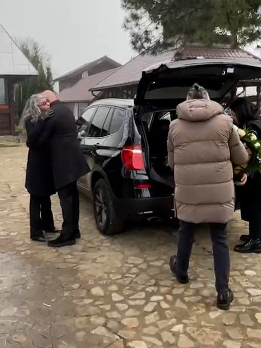 Cine e bărbatul care o susține pe Mihaela Rădulescu, după moartea mamei? Apropiatul i-a fost alături și la Pro TV
