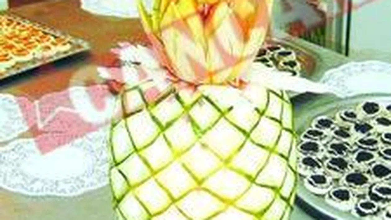 Face sculpturi in unt, dovleci si pepeni