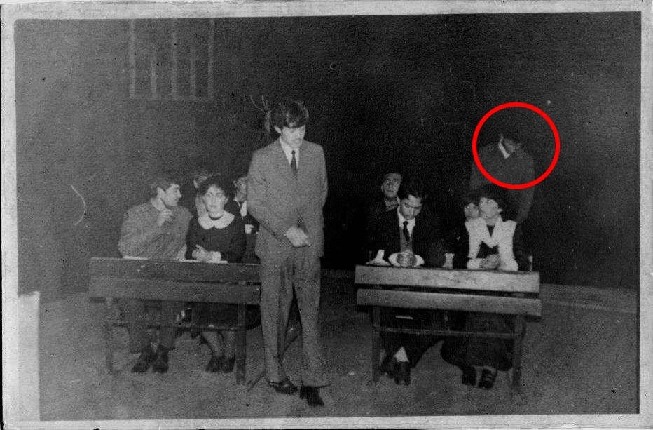 Hanibal Dumitrașcu în tinerețe, în stagiunea teatrală a elevilor Focșăneni, anul 1979
