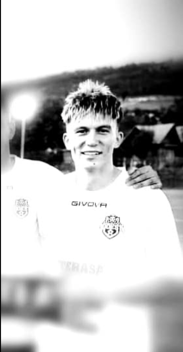 BREAKING | Alberto Năzare, un fotbalist de 26 de ani, a murit după ce s-a înfipt cu motocicleta într-un stâlp