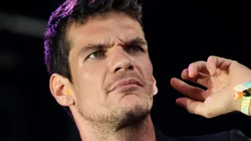 Vara asta… Tudor Chirila canta din nou! Dupa operatie, artistul a urcat din nou pe scena si a fost in mare forma!