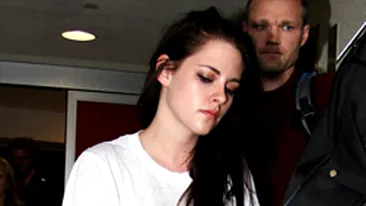 Nu se mai spala, plange non-stop si nu iese din casa: Kristen Stewart e distrusa dupa despartirea de Robert Pattinson