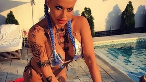 Cum a ajuns Anda Adam s-o copieze pe Alina Pușcaș