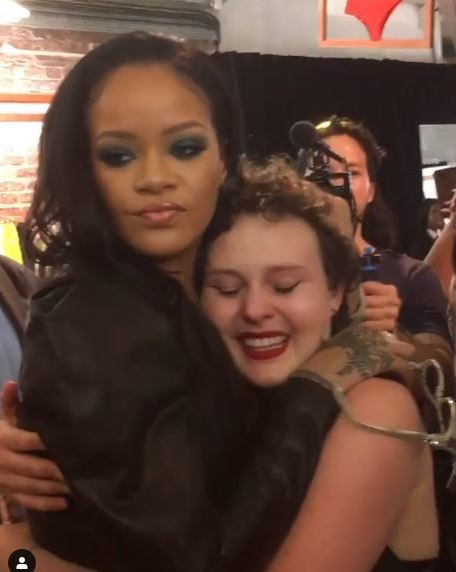 Rihanna, distrusă de durere! “Niciodată nu vei fi uitată!” Pe cine a pierdut celebra artistă