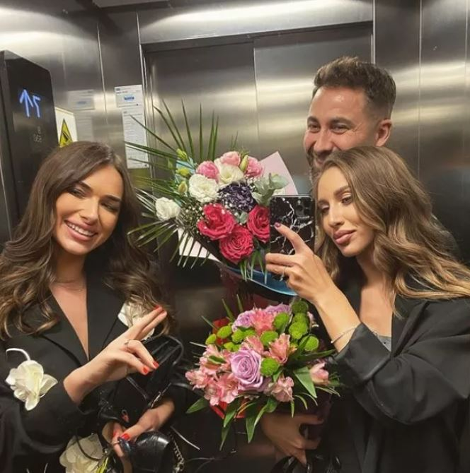 Iustina Loghin alături de Cornel și Dumitrina/ sursă foto: Instagram