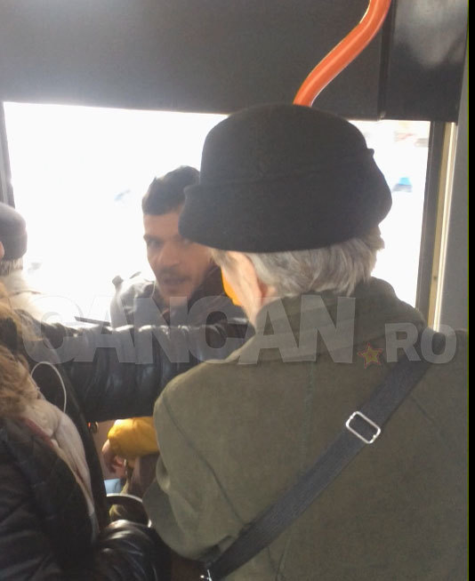 Imagini INCREDIBILE cu juratul de la ”Voce” L-am filmat pe Tudor Chirilă cu fiul său în… tramvai! În drum spre casă, vedeta PRO TV s-a oprit să discute cu un gunoier!