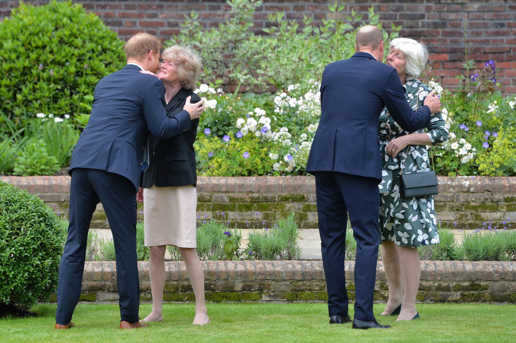 William, Harry și cele două surori ale Dianei, sursa-profimedia.ro