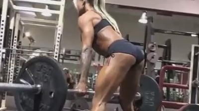 Cele mai hot modele de fitness! In costum de baie arată senzaţional, dar când le vezi cum trag de fiare parcă nu le-ai aborda