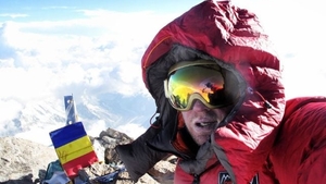 Îți dau lacrimile. Ce obiecte au fost depuse lângă sicriul cu trupul lui Zsolt Torok. Alpinistul va fi înmormântat astăzi