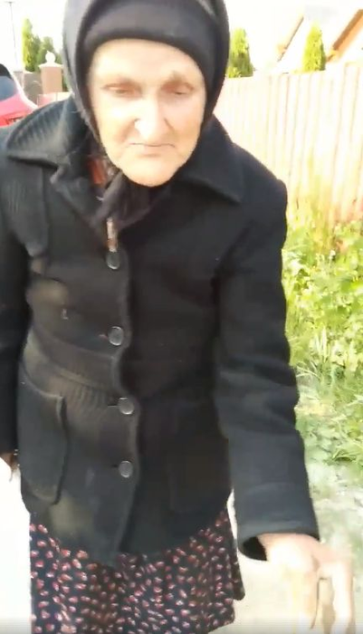 Povestea unei bătrâne de 80 de ani din Iași a înduioșat o țară întreagă! Imaginile durerii cu bunicuța care n-are din ce trăi: „Mor tânjind la o banală salată!”
