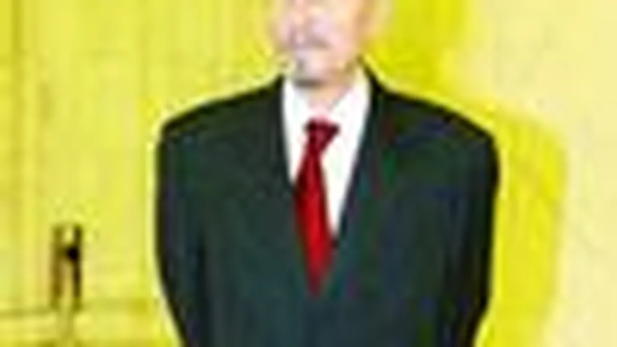 Emil Constantinescu a primit o masina noua