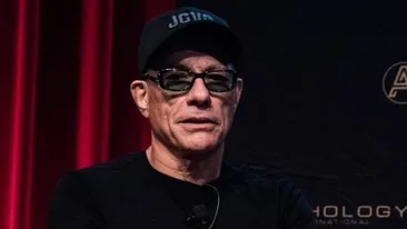 După trupa Morandi, Jean-Claude van Damme a dat de un alt artist român! Celebrul actor a fost filmat ascultând manele