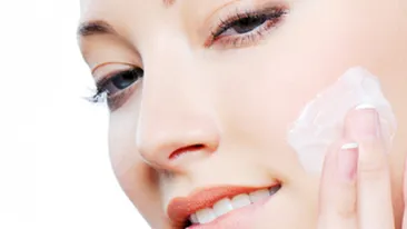 Tenul uscat are nevoie de hidratare intensa