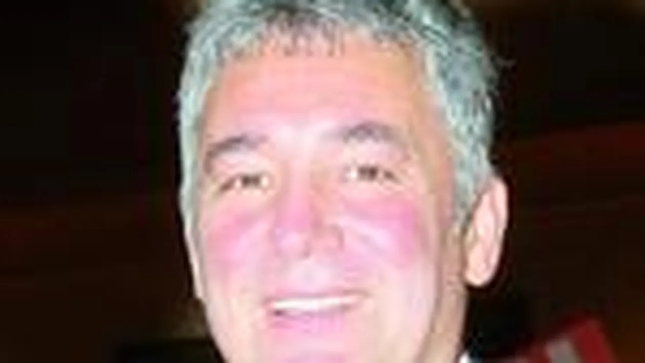 Senatorul Marinescu o acuza pe secretara lui Videanu ca i-a furat tablourile