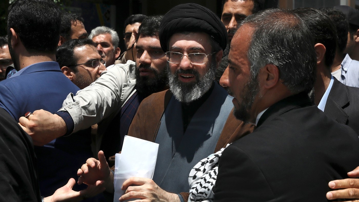 Cine este Mojtaba Khamenei, noul lider suprem al Iranului. Are o avere uriașă și s-a tratat în Europa