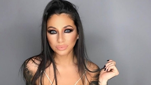 Cum a apărut Roxana Vancea în emisiunea lui Teo. Rochia mini a lăsat să se vadă tot