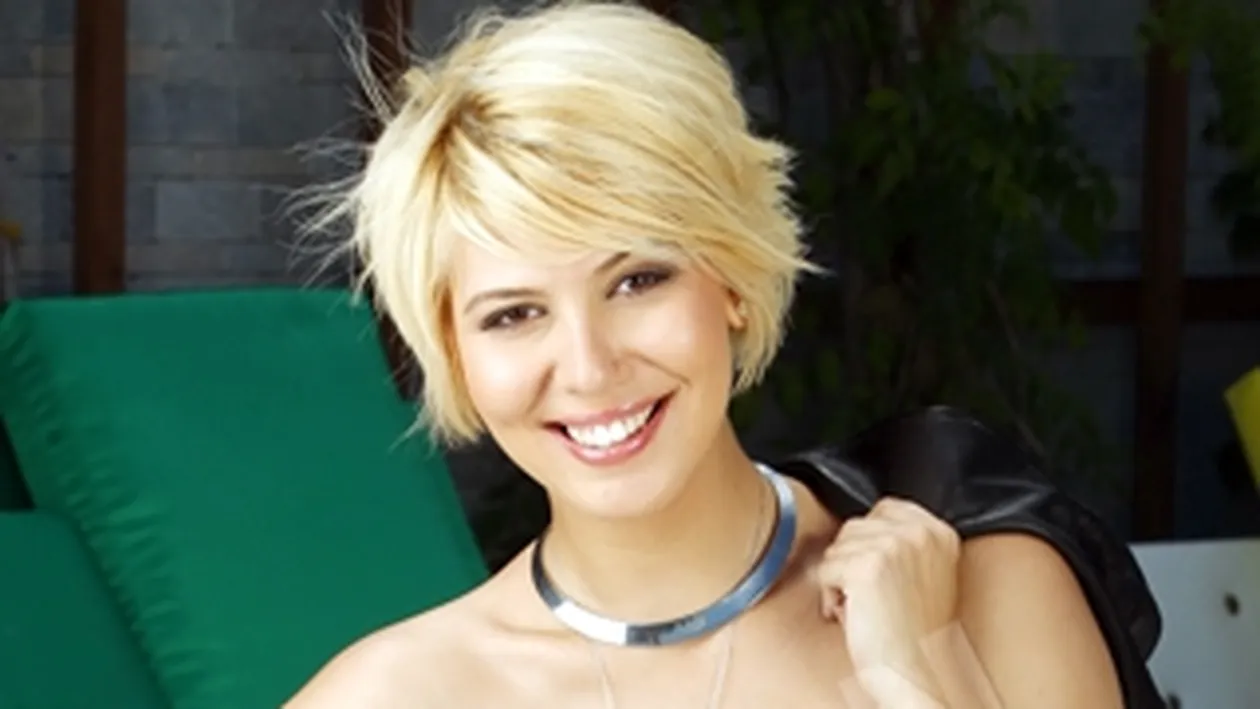 Fosta iubita a lui Bendeac si-a schimbat complet lookul pentru un rol: Eram satena cu parul lung, acum sunt blonda tunsa scurt si nu regret nicio secunda