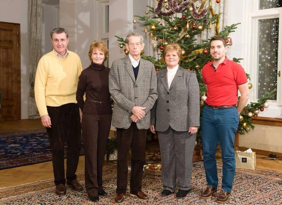 Mii de oameni i-au adus un ultim omagiu Regelui Mihai. Casa Regală, anunţ despre gestul făcut în memoria Majestăţii Sale Defuncte