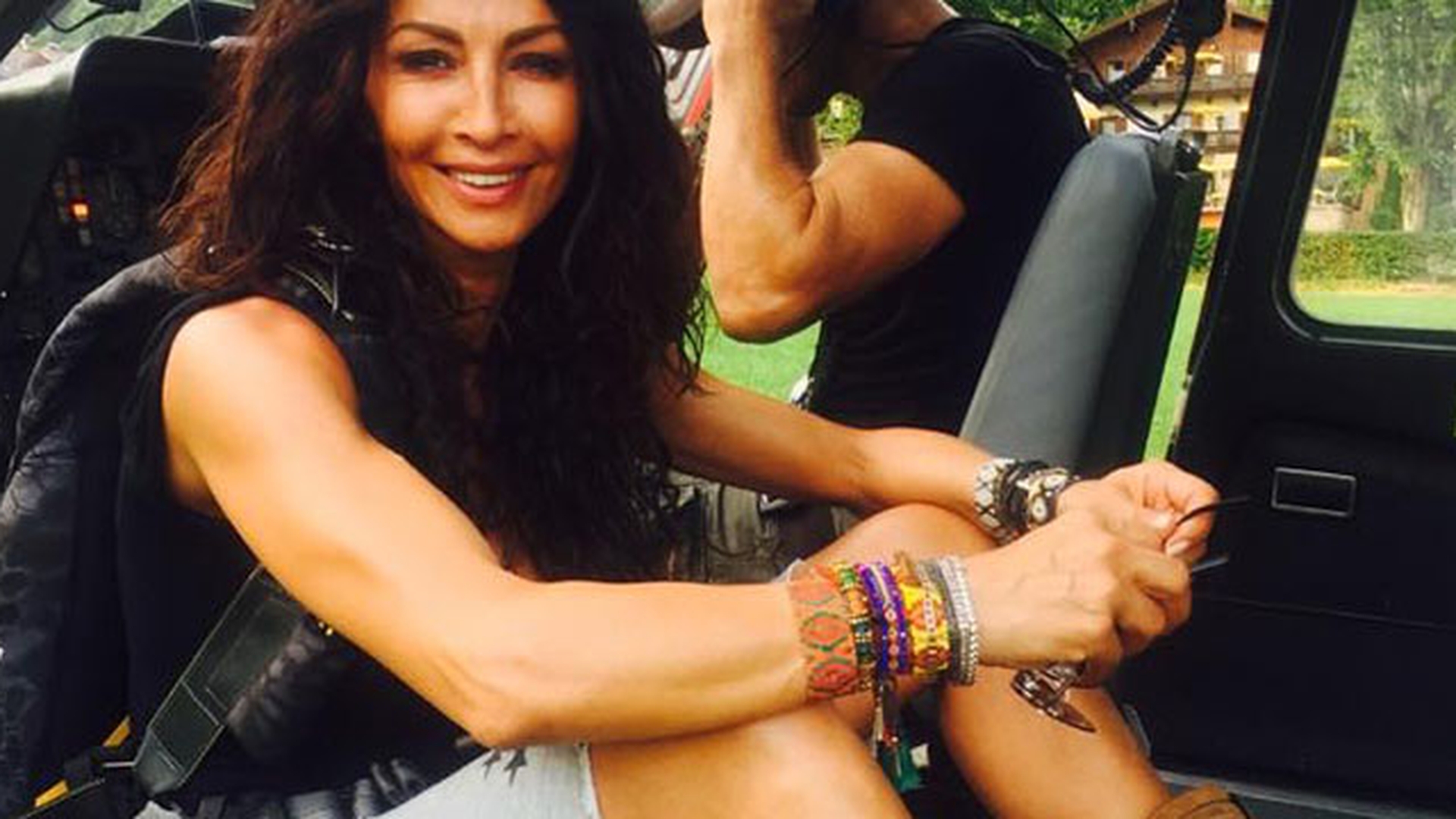 Mihaela Radulescu, fara nicio urma de decenta! S-a dezbracat, s-a aplecat si... "Copilul ala apreciaza sa-si vada mama asa?"