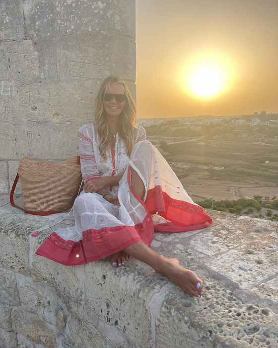 Elle Macpherson a fost așezată la masă alături de Peter Thiel, fondatorul PayPal, magnat cu peste 4 miliarde $ avere (Foto: Instagram)