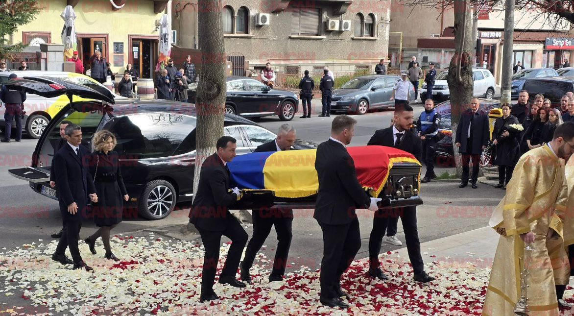 Mircea Lucescu, pe ultimul drum. Imagini copleșitoare de la ceremonia în care lumea fotbalului își ia adio de la un titan