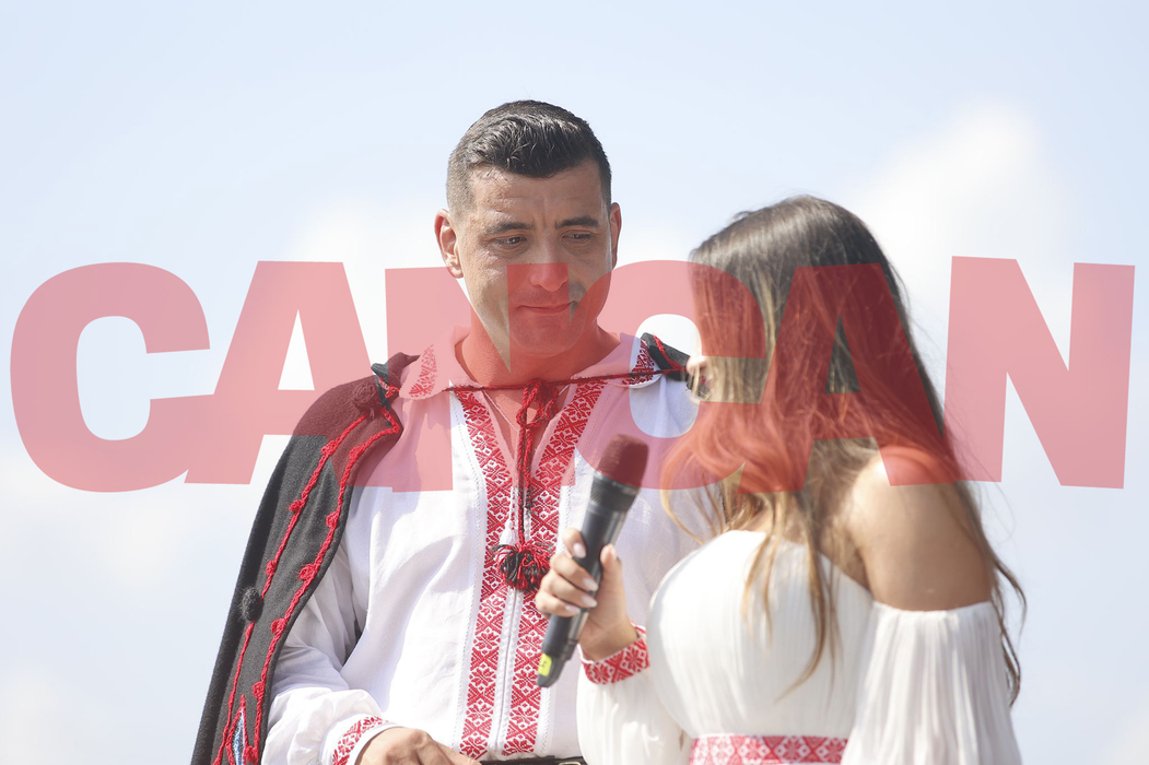 Momente emoționante la nunta lui George Simion Sărutul mirilor cerut de un copil!