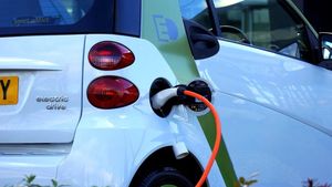 Cât costă mentenanța unei mașini electrice în comparație cu una pe benzină. Diferența nu este deloc mare