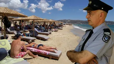 Anunț oficial pentru românii care se duc în concediu în Grecia, în 2024. Ce nu mai au voie să facă, pe plajă