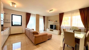 Un bărbat a vrut să îşi renoveze apartamentul, dar ce a descoperit în spatele tapetului l-a lăsat mut de uimire! Se afla acolo din anul 1635