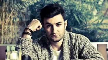 Vrei să ştii ce gusturi avea Smiley la femei, în adolescenţă? Uite cum arăta prima lui iubită! Îţi place?